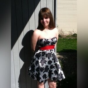 Trixxi Strapless Floral Semiformal Dress Size 5 NEW NWT